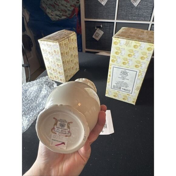 VTG PRECIOUS MOMENTS 1985 White Floral Vase w Scripture "WE GATHER TOGETHER" - Picture 3 of 4